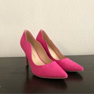 Pink pumps